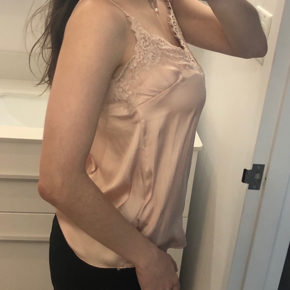 Beautiful silky H&M blouse (pink-nude) - Picture 2 of 5